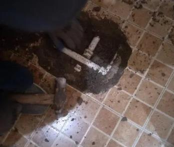 防城港市卫生间漏水维修公司为您分享下卫生间渗水如何处理及注意事项